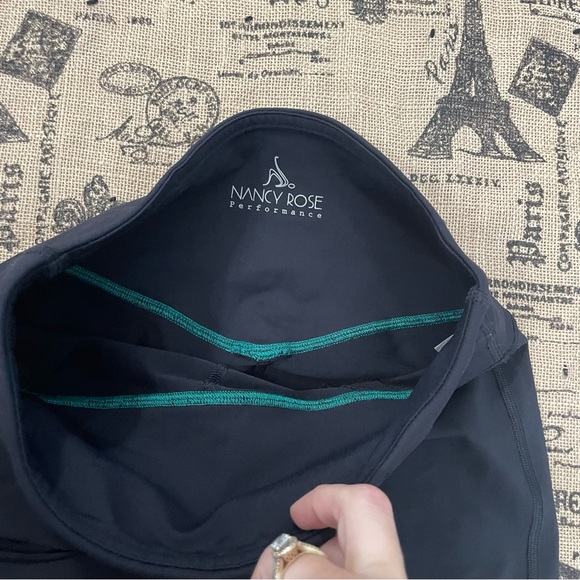 Nancy Rose Performance Black Ripped Slits High Rise Front Pocket Legging Size 6 - Picture 7 of 16